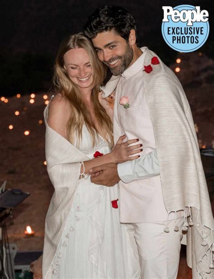 
Adrian Grenier and Jordan Roemmele 