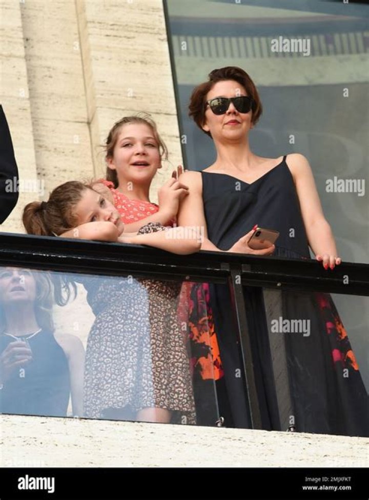  Gloria Ray Sarsgaard